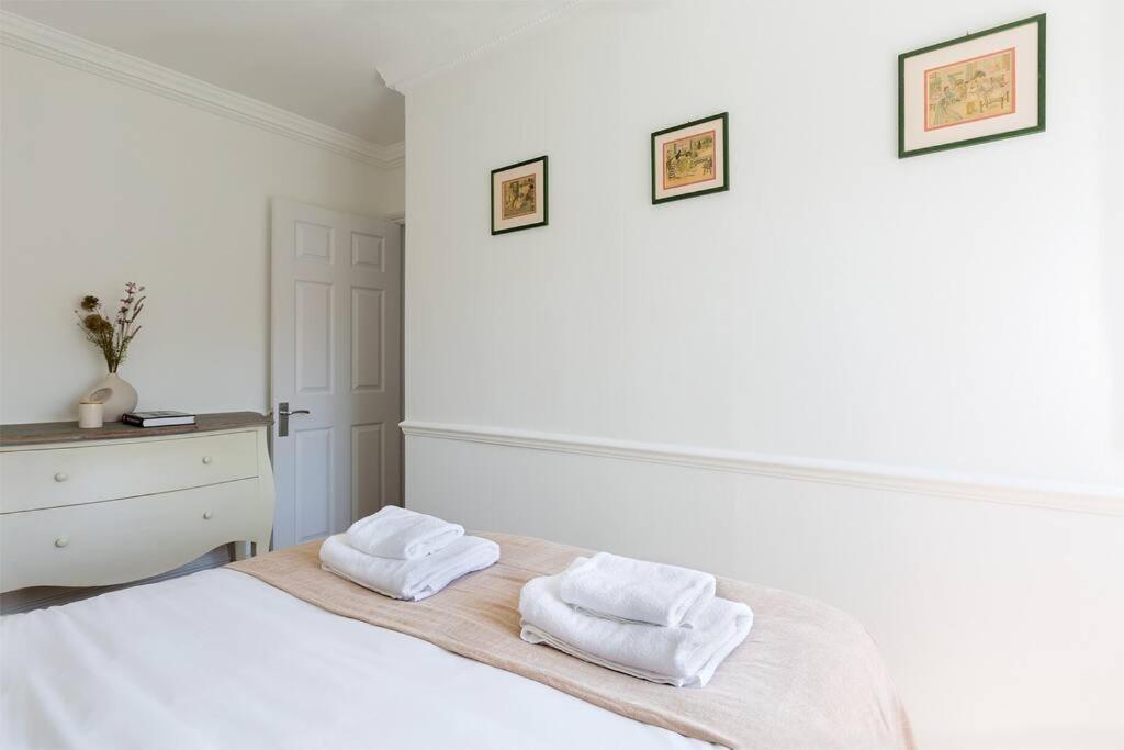 Spacious 3 Bedroom Flat With Terrace London Luaran gambar