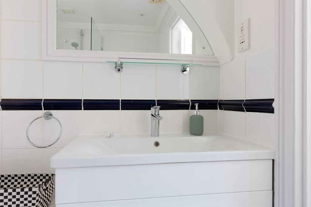Spacious 3 Bedroom Flat With Terrace London Luaran gambar